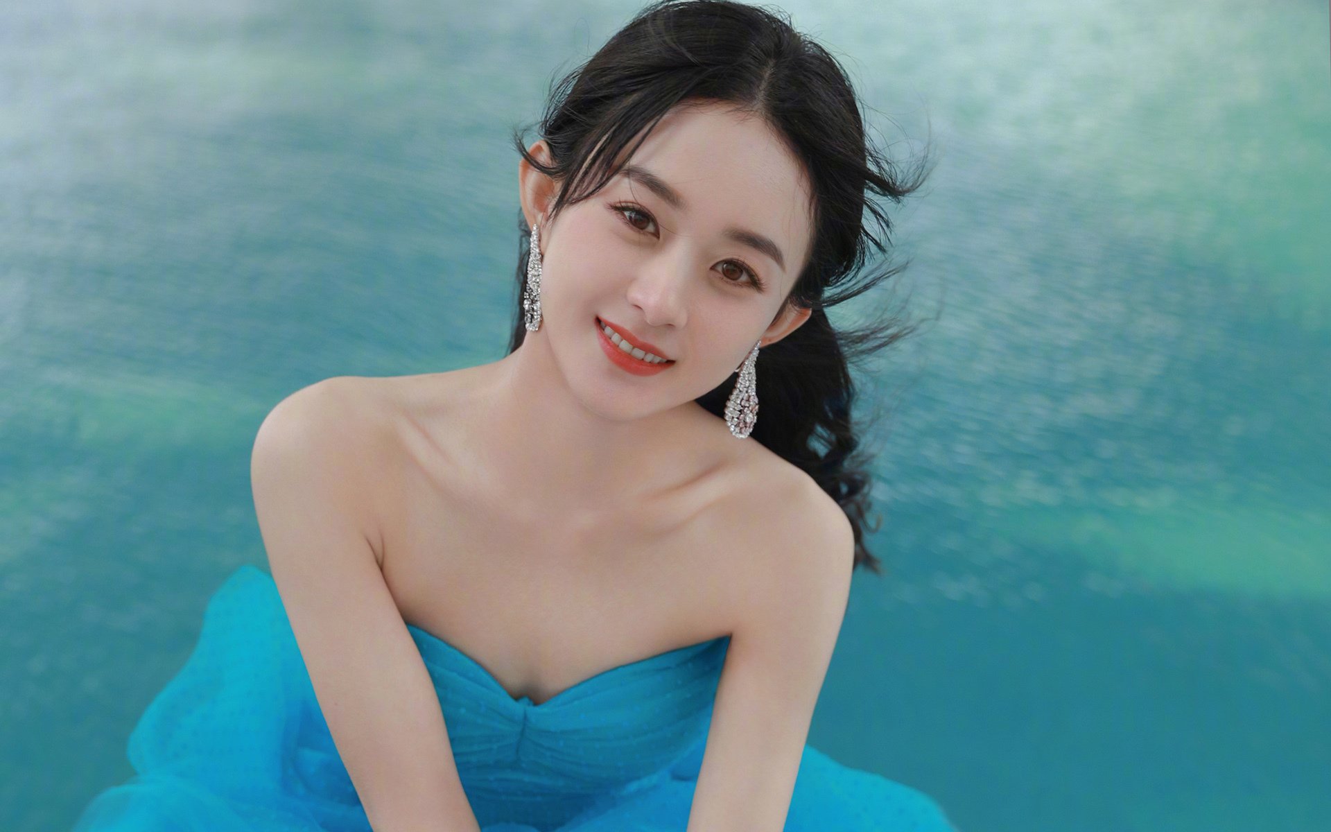 JIU YOU GAME-未来联盟：虚拟场景与直播互动开辟新蓝海，未来lol