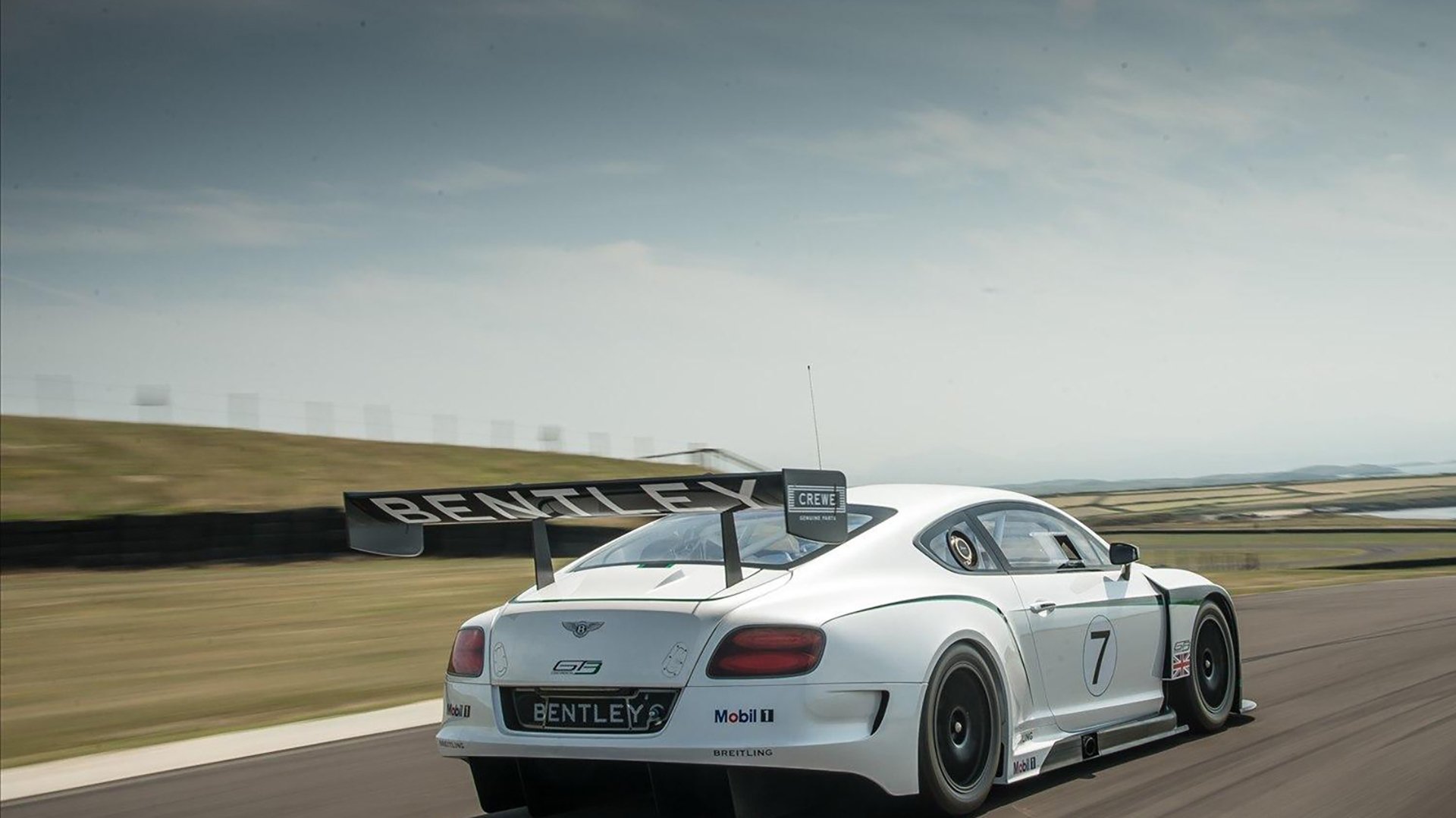 足球裁判机器人实验项目进入实战阶段，足球裁判实践